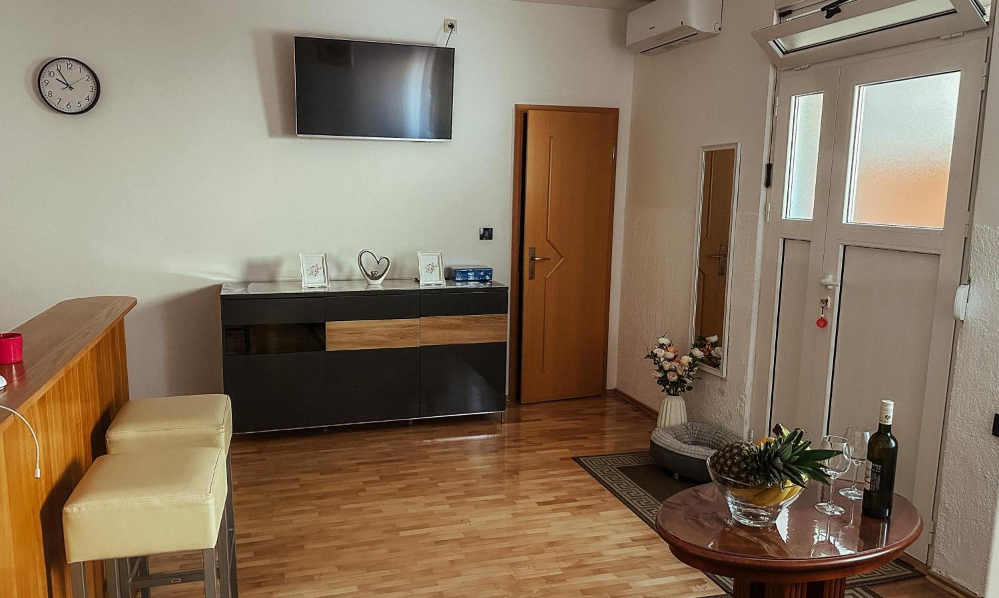 Apartment Jelena *